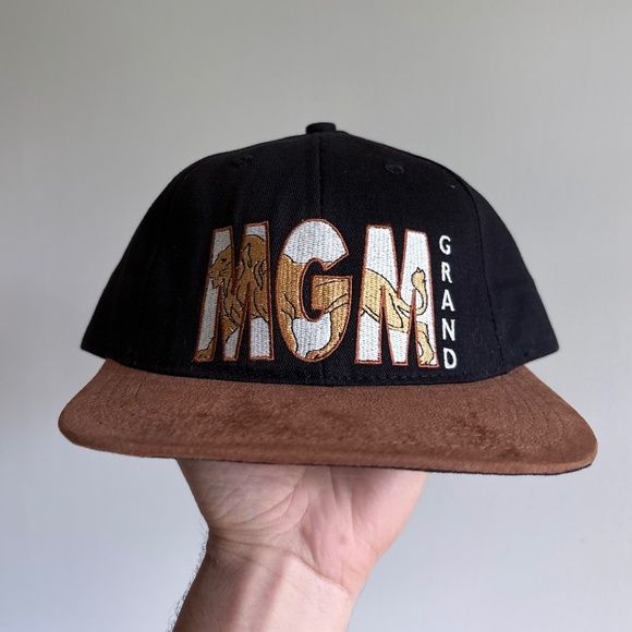 Vintage MGM GRAND CASINO LAST VEGAS Trucker hat script - Picture 1 of 8